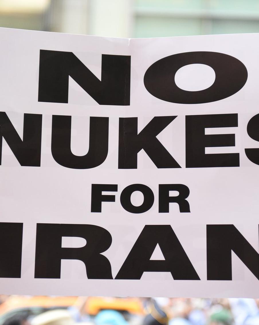 Эксперты рассказали, приведёт ли удар сверхтяжёлой авиабомбой по ядерным объектам Ирана к техногенной катастрофе