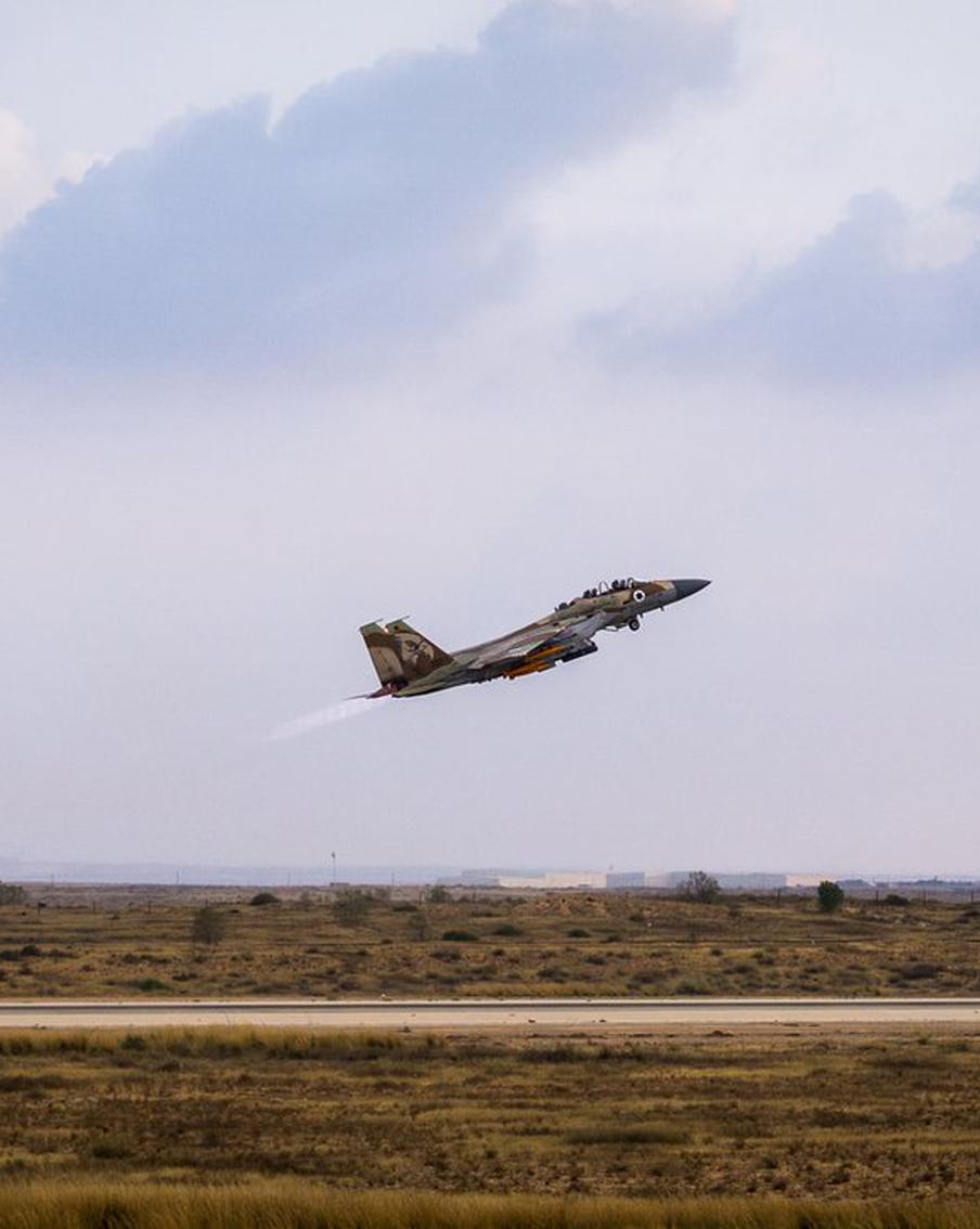 Израильские ВВС нанесли удары по центру ядерных разработок в Иране