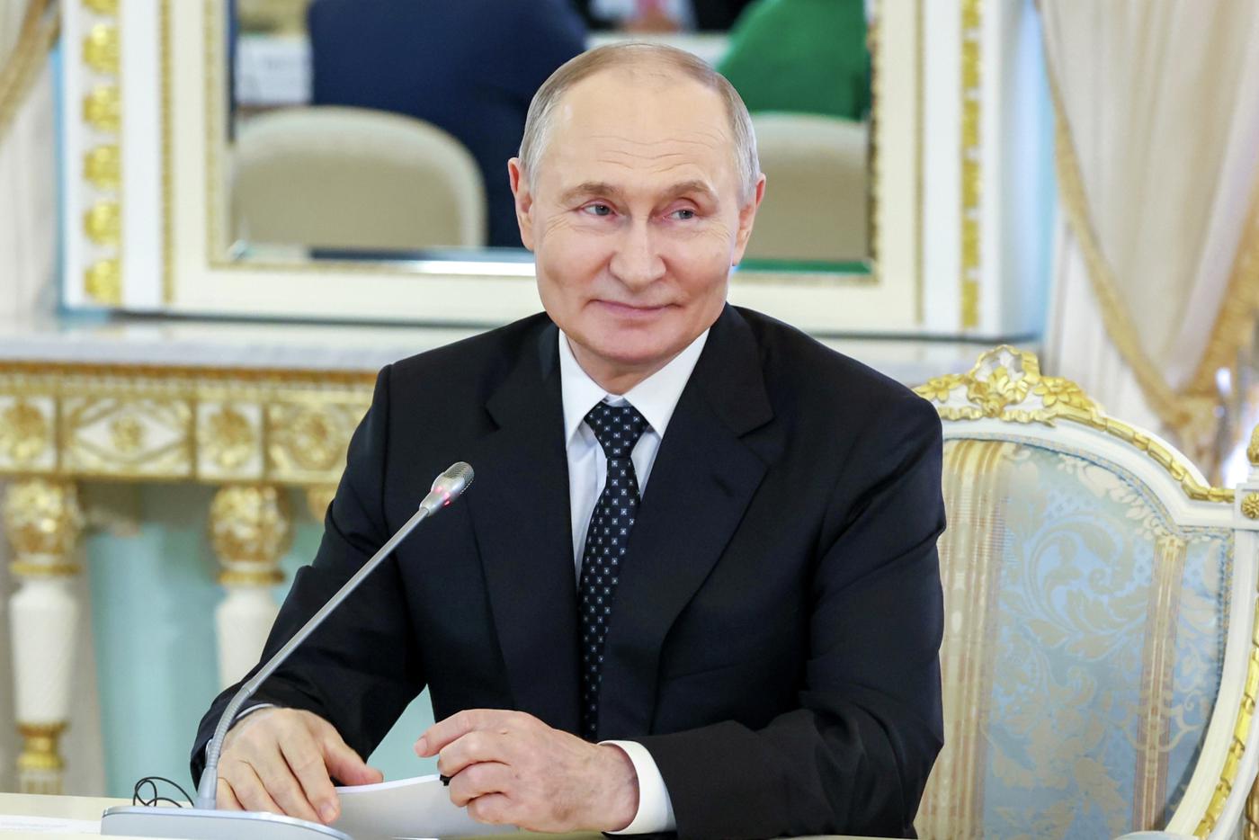 Уровень доверия россиян президенту Владимиру Путину достиг 79,9%