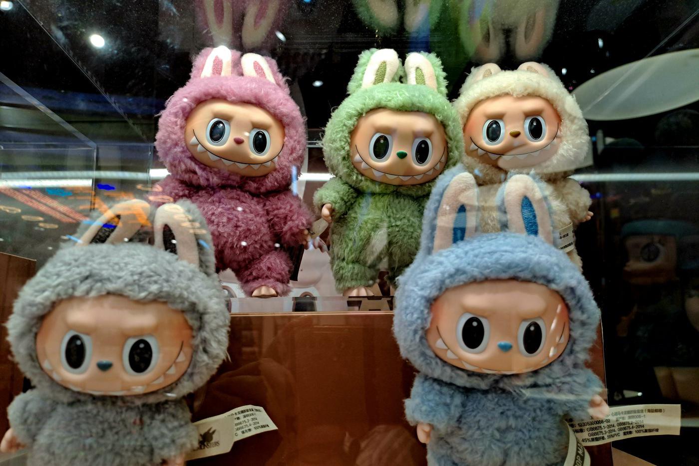 Владелец Pop Mart понёс убытки после критики игрушек Labubu от властей КНР