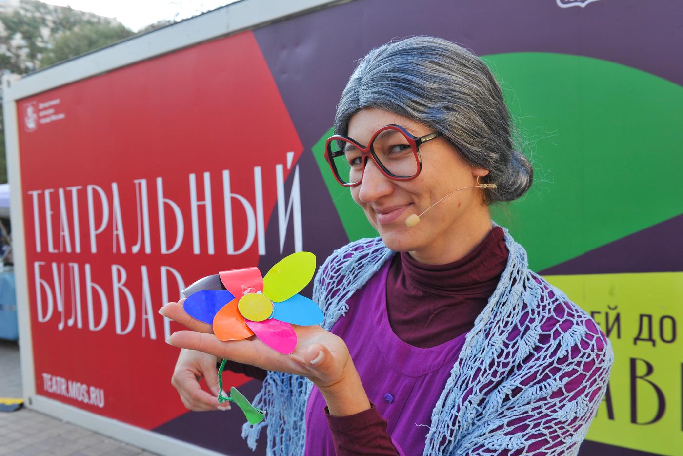 Сергунина: В рамках "Лета в Москве" представят семейную театральную программу