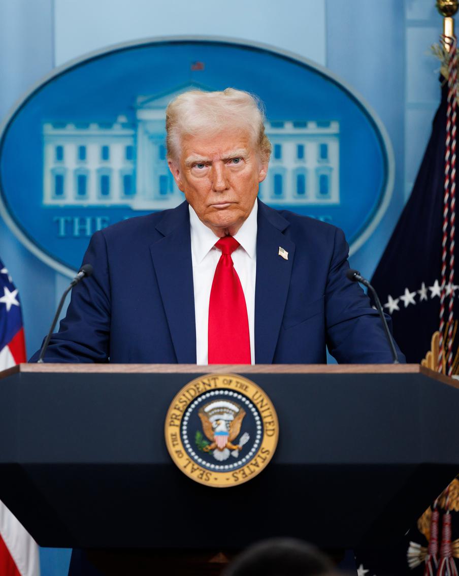 Дональд Трамп сообщил о полном уничтожении иранских ядерных объектах американскими военными