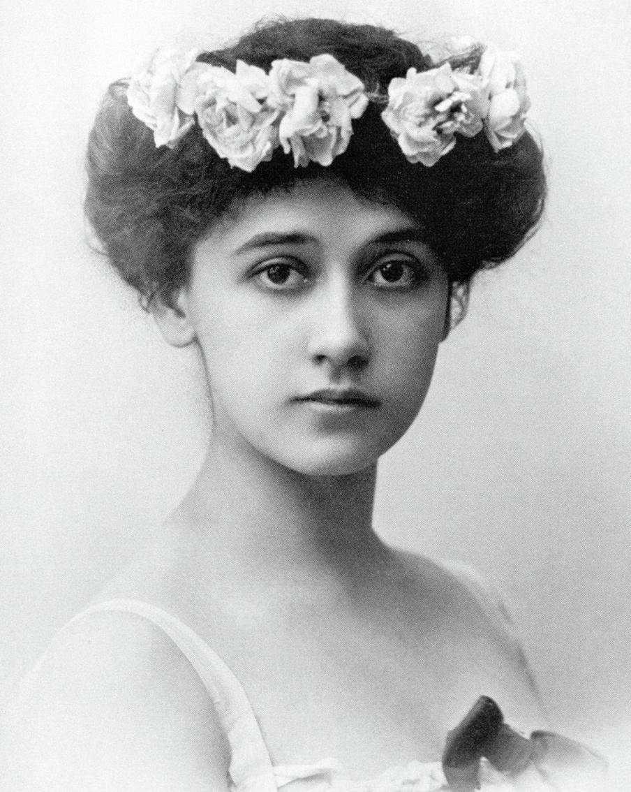 Тамара Карсавина (1885 – 1978) в костюме Флоры. Мариинский театр.