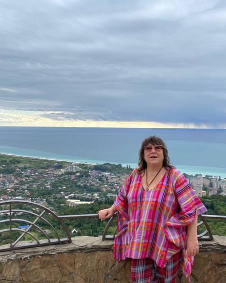 Сотрудницу Минтуризма Абхазии уволили за "нищих туристов с дошираком"