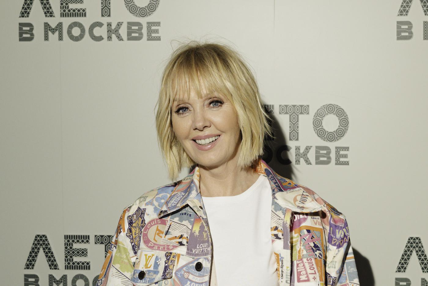 Российские дизайнеры представили свои товары в городском универмаге ”Лето”в Москве