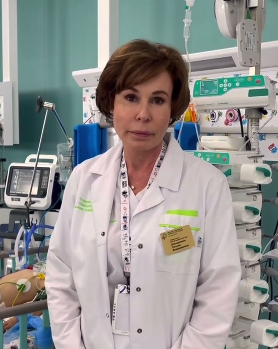 У двухлетнего ребёнка, которого неадекват ударил об пол, переломан череп – он в коме