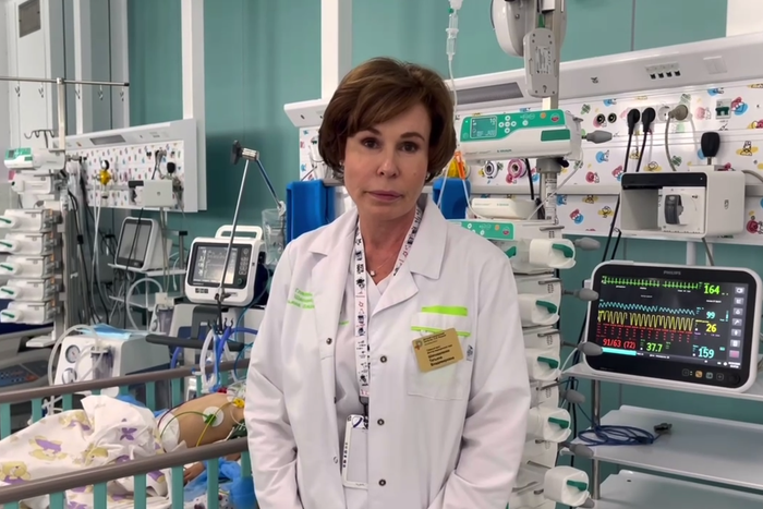 У двухлетнего ребёнка, которого неадекват ударил об пол, переломан череп – он в коме