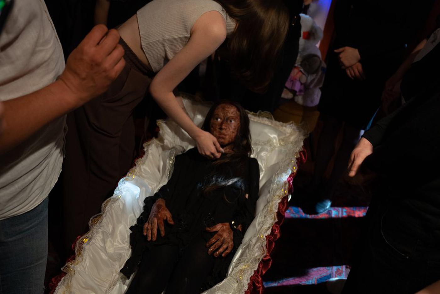 На съёмках фильма "Московские твари" девочка в гробу довела до обмороков