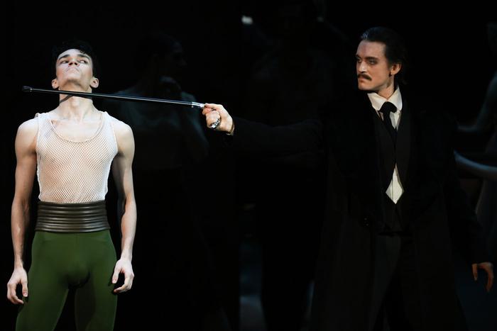 Сергей Дягилев танцует в пальто: на сцене Большого театра вспомнили знаменитого импресарио