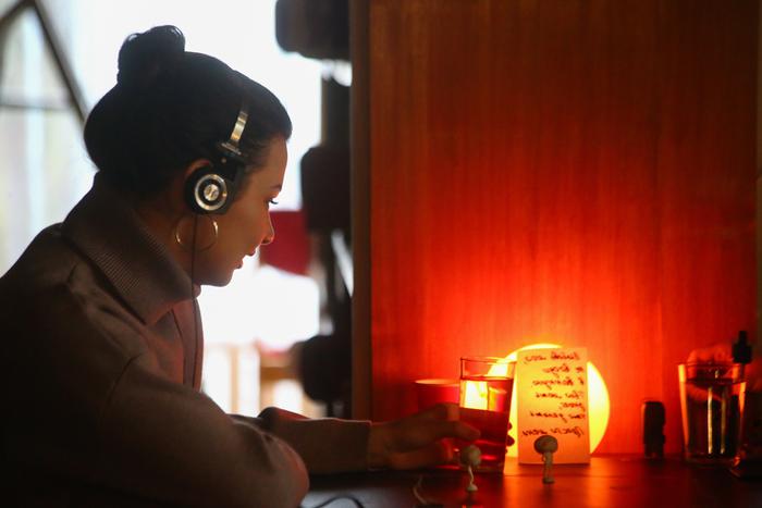 На прогулку берём с собой театр в кармане: где в Москве слушать аудиоспектакли, озвученные профессиональными актёрами