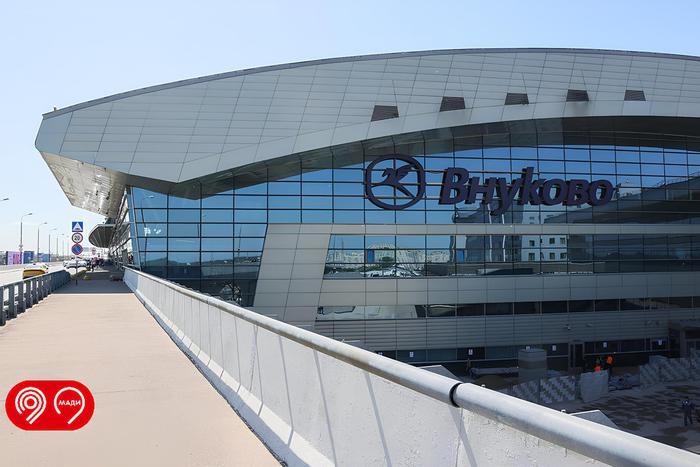 Максим Ликсутов рассказал о серьёзном снижении количества нарушений правил парковки на территории аэропорта Внуково