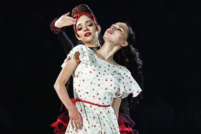 Петербург посмотрел супершоу Загитовой "Ассоль": на льду появились Ягудин и Медведева