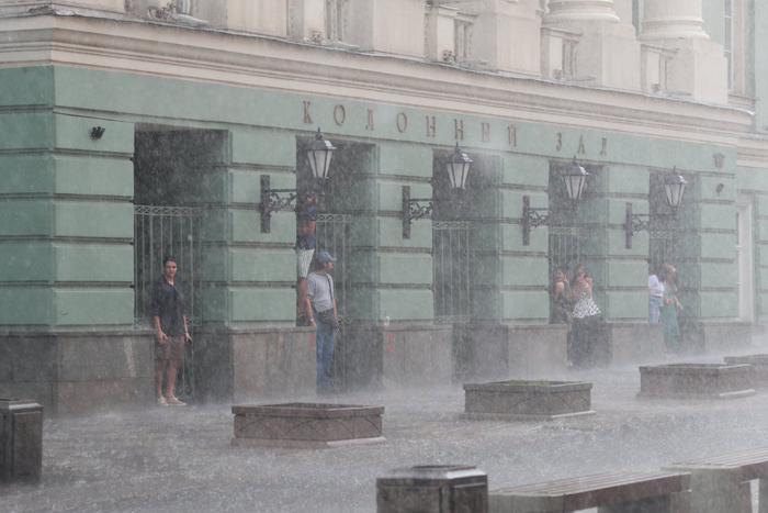 Жителей Москвы предупредили о приходе в столицу аномального похолодания в последние выходные июня