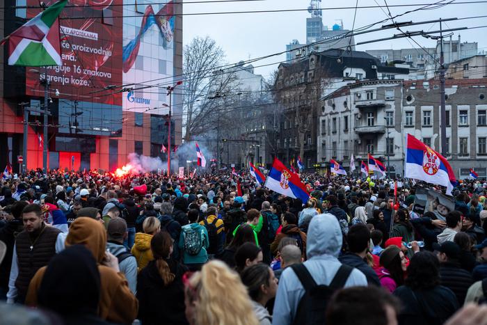 Сербские протестующие потребовали отставки президента Александра Вучича из-за трагедии в Нови-Саде