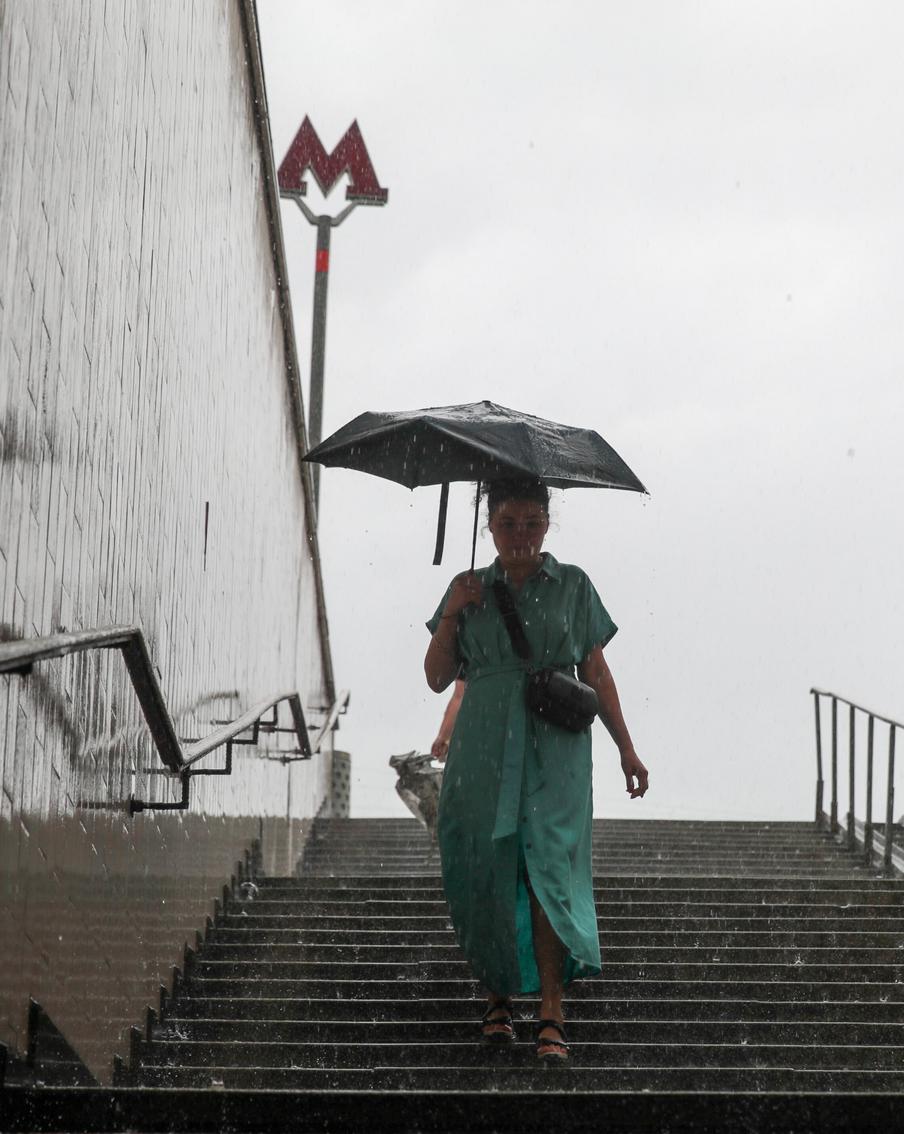 По прогнозам синоптиков, в начале следующей недели москвичей ожидают сильные ливни