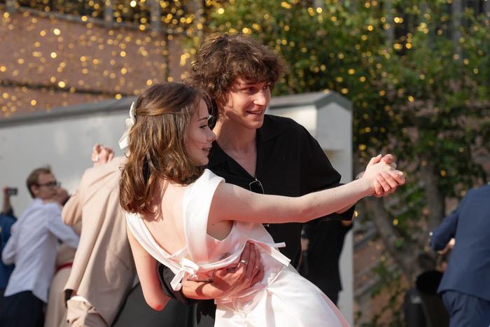 Московский НПЗ подарил выпускной мечты школьникам в Капотне