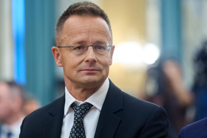 США сняли часть санкций с России