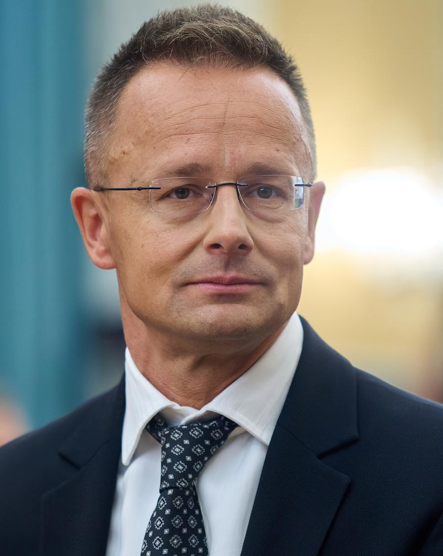 США сняли часть санкций с России