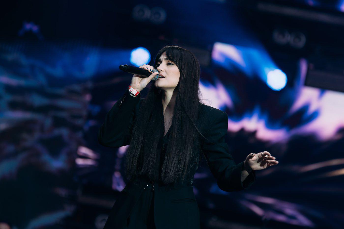 MONA на концерте Басты.