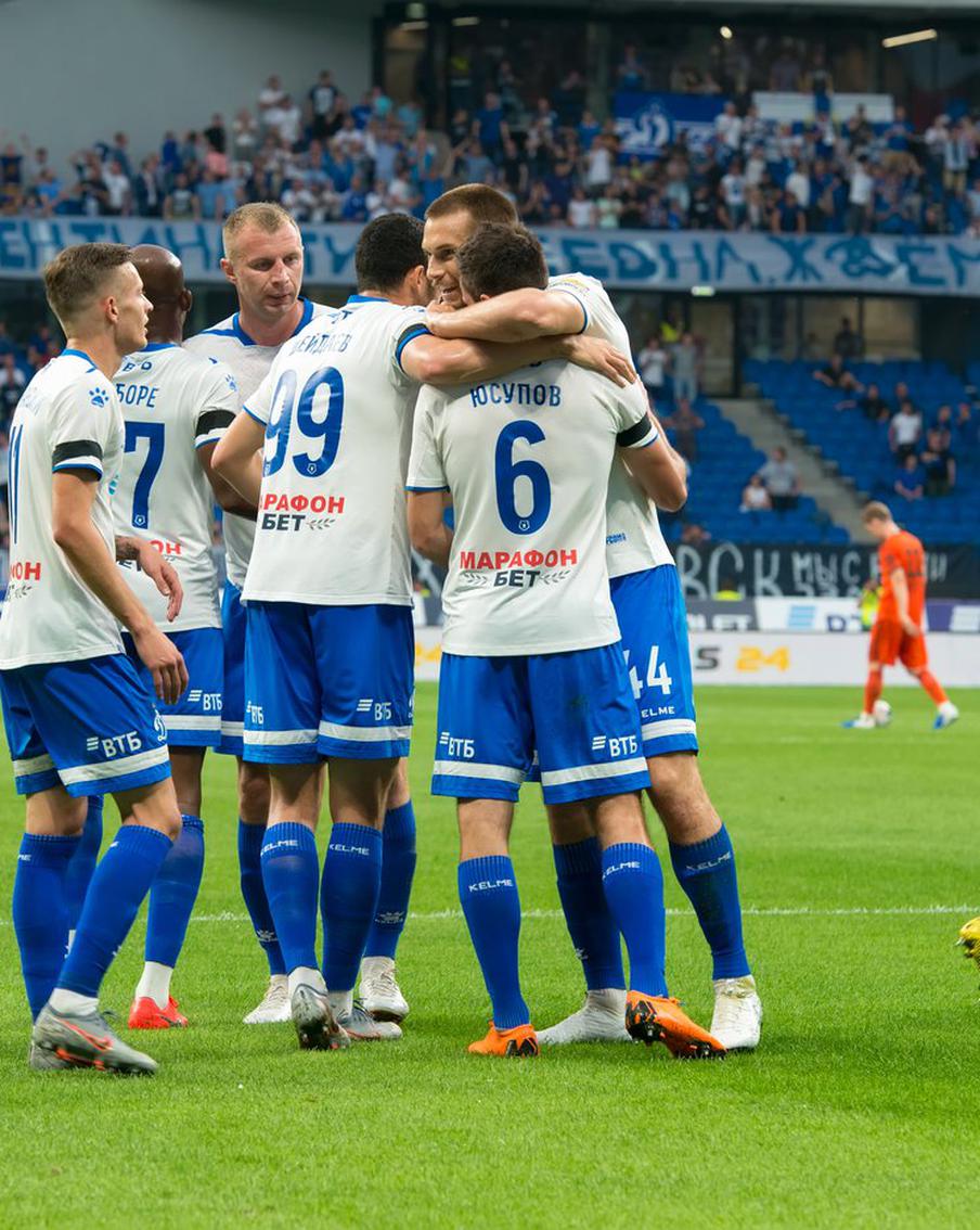 Руководитель столичного "Динамо" рассказал, что неоднократно получал обращения экстрасенсов с предложением снять проклятье