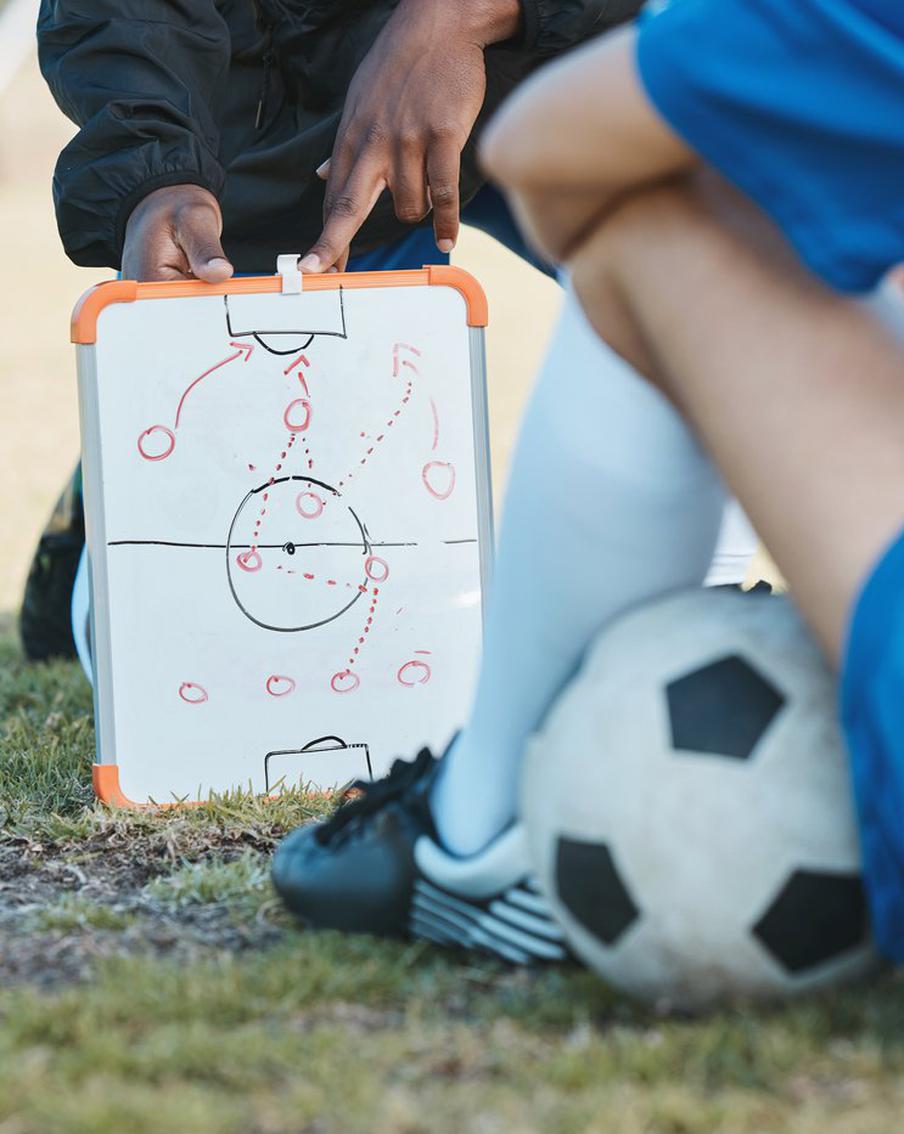 Афиша на 30 июня: учимся играть в шахматы, танцуем зумбу и узнаём больше о профессиональном футболе