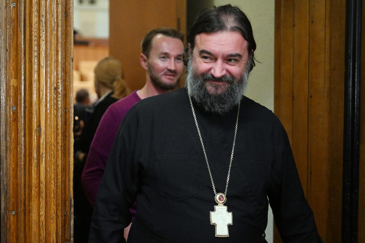 В РПЦ рассказали о "блюющих и трясущихся" у храмов россиянах