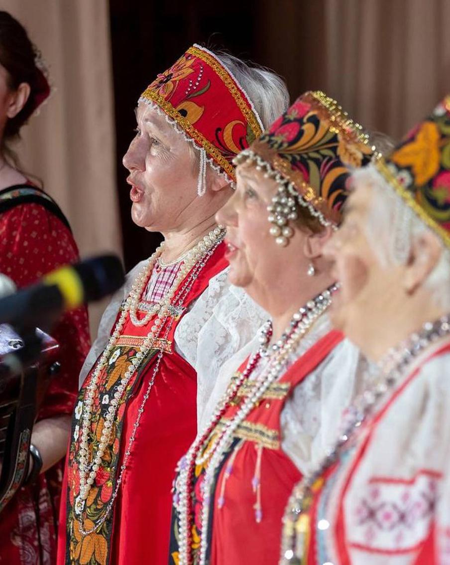 Кокошники для "Матвеевских бабулек" пошила узница концлагеря: самый "молодой" ансамбль столицы отмечает 30-летие