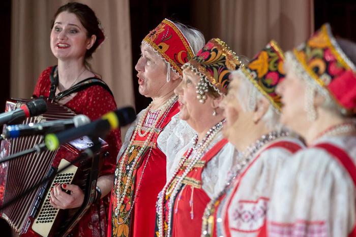 Кокошники для "Матвеевских бабулек" пошила узница концлагеря: самый "молодой" ансамбль столицы отмечает 30-летие