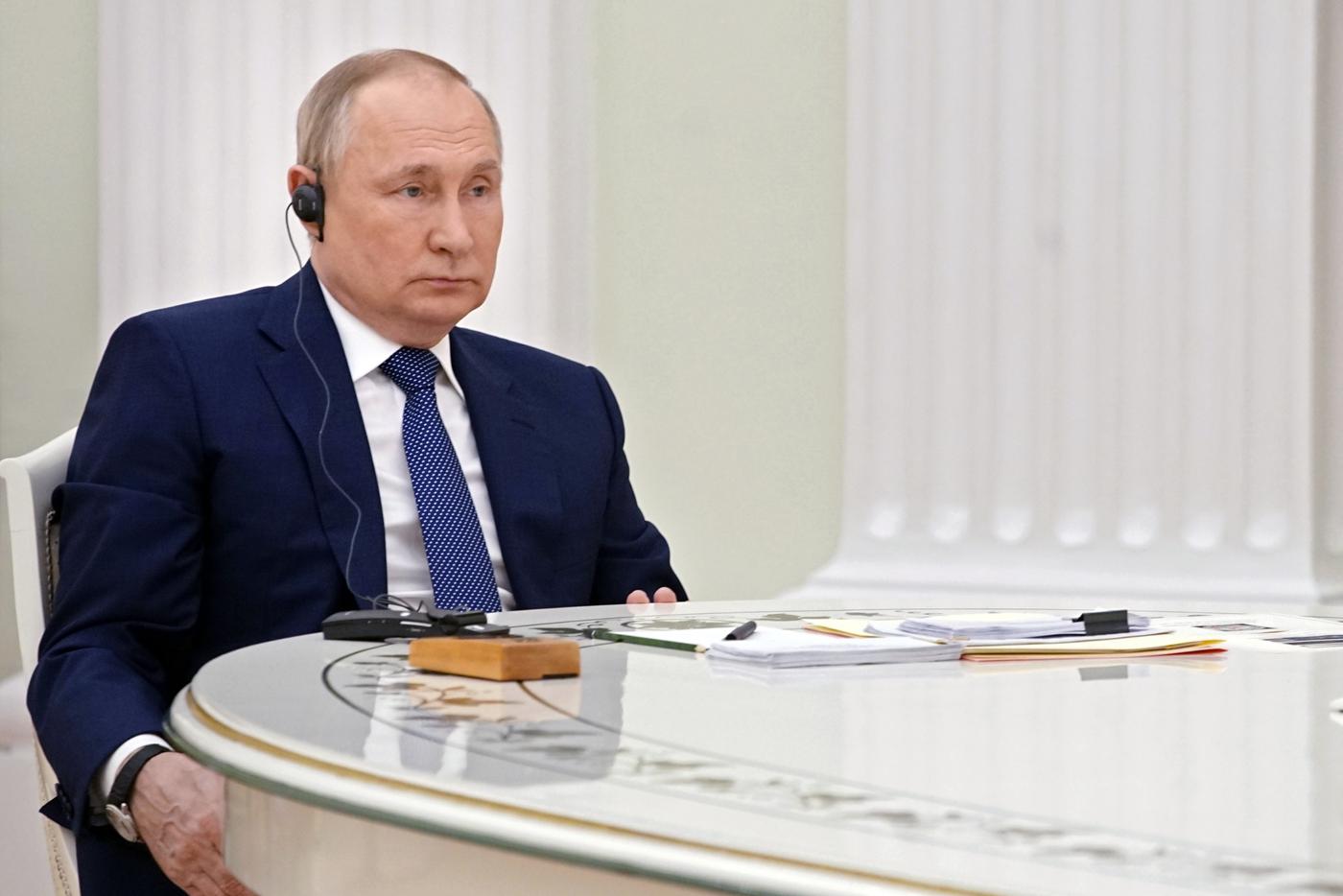 Путин и Макрон поговорили по телефону впервые с 2022 года