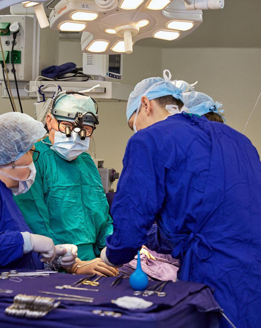 В Москву из Ижевска доставили шесть пострадавших при атаке ВСУ по предприятию