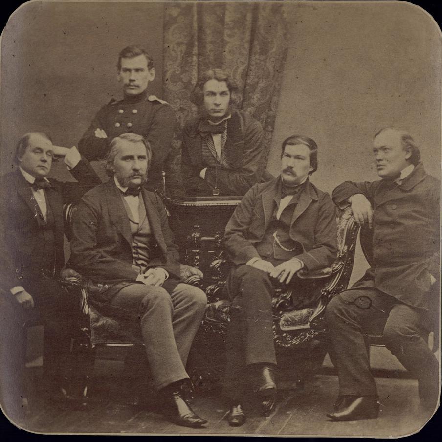 Группа сотрудников журнала "Современник". Фотография С. Л. Левицкого. Стоят: Л. Толстой, Д. Григорович, сидят: И. Гончаров, И. Тургенев, А. Дружинин и А. Островский. Санкт-Петербург, 1856 г.