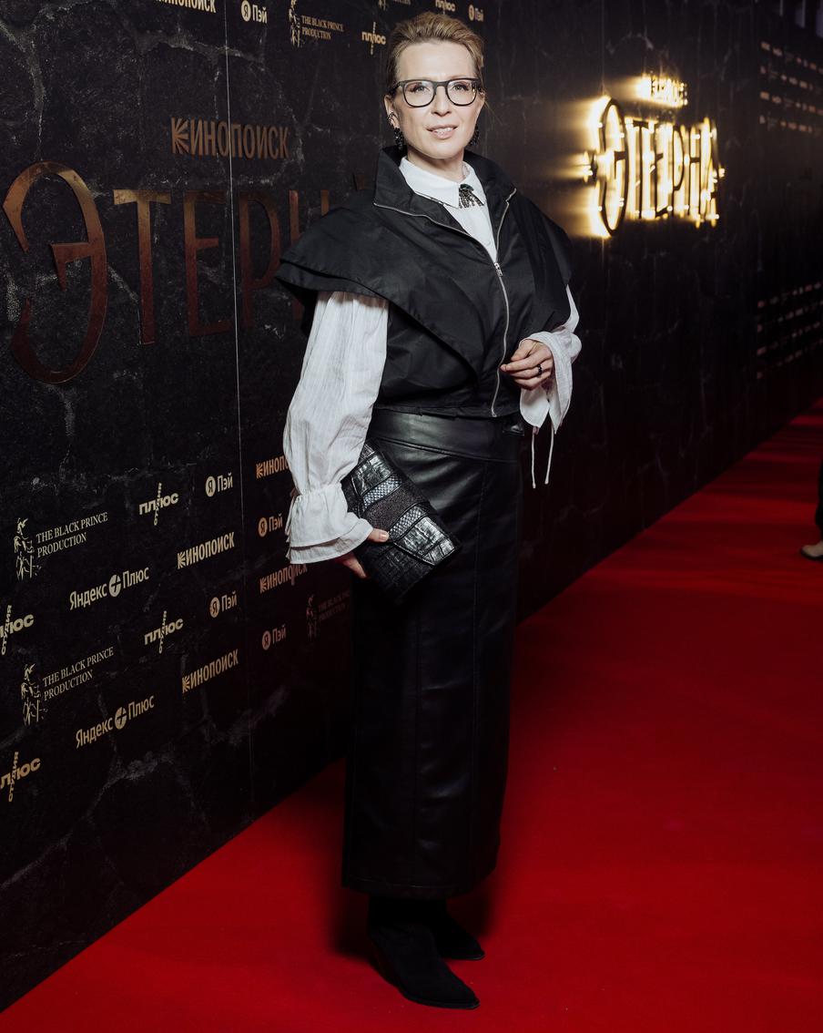 Яна Чурикова.