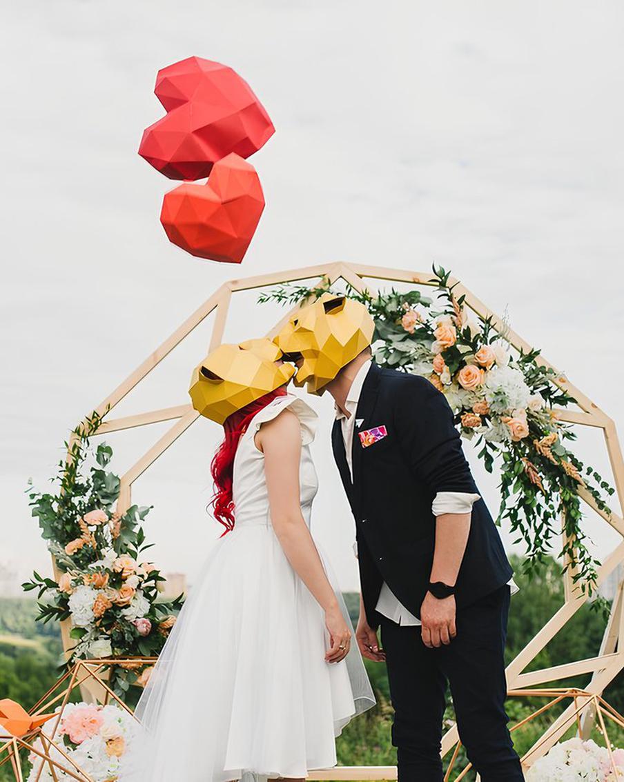 Дарт Вейдер, хоровод и 200 литров морса: как справляют безалкогольные свадьбы