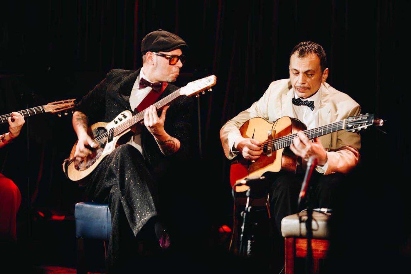 Chino Swingslide trio.