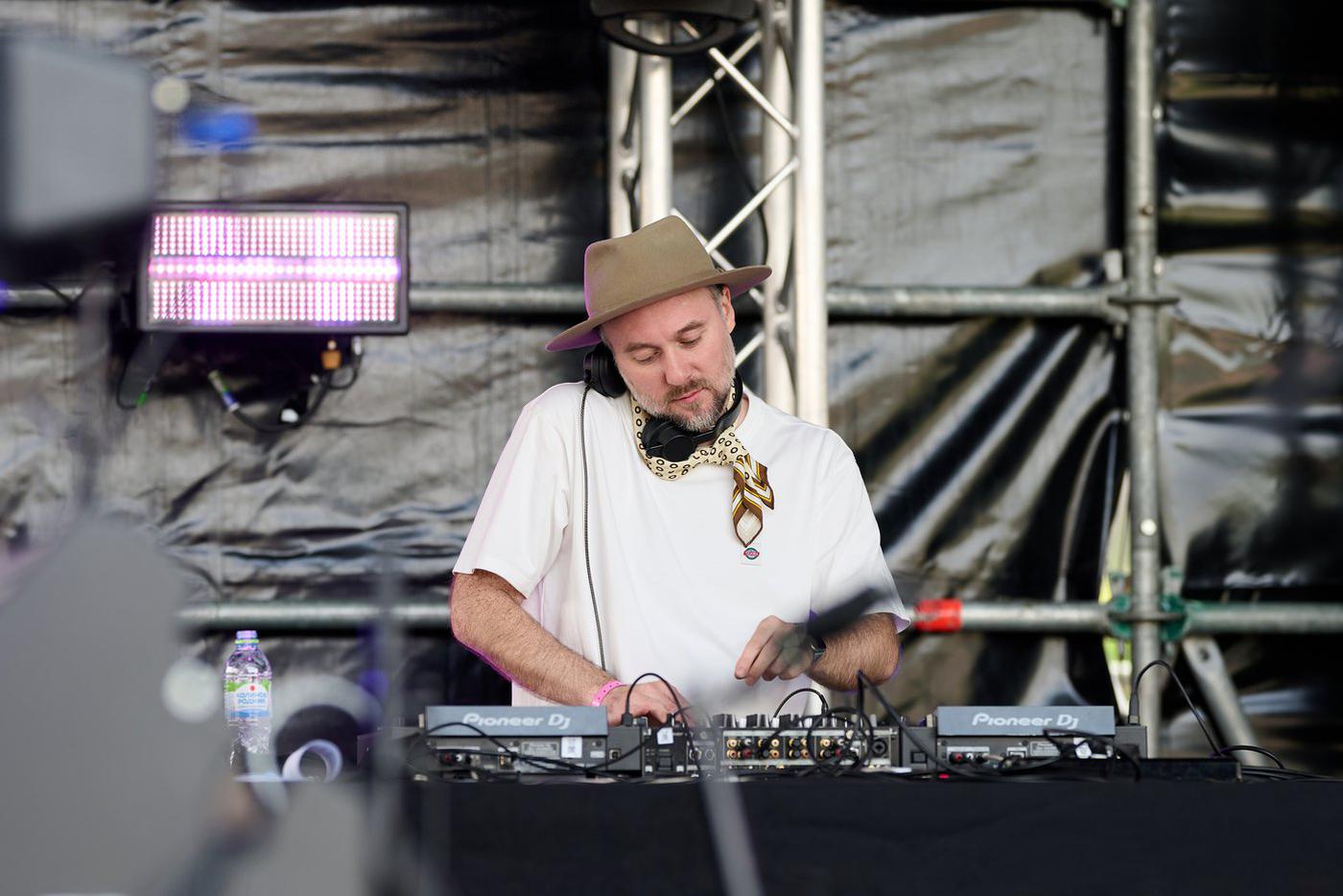 100.1% Live - DJ Lay-Far