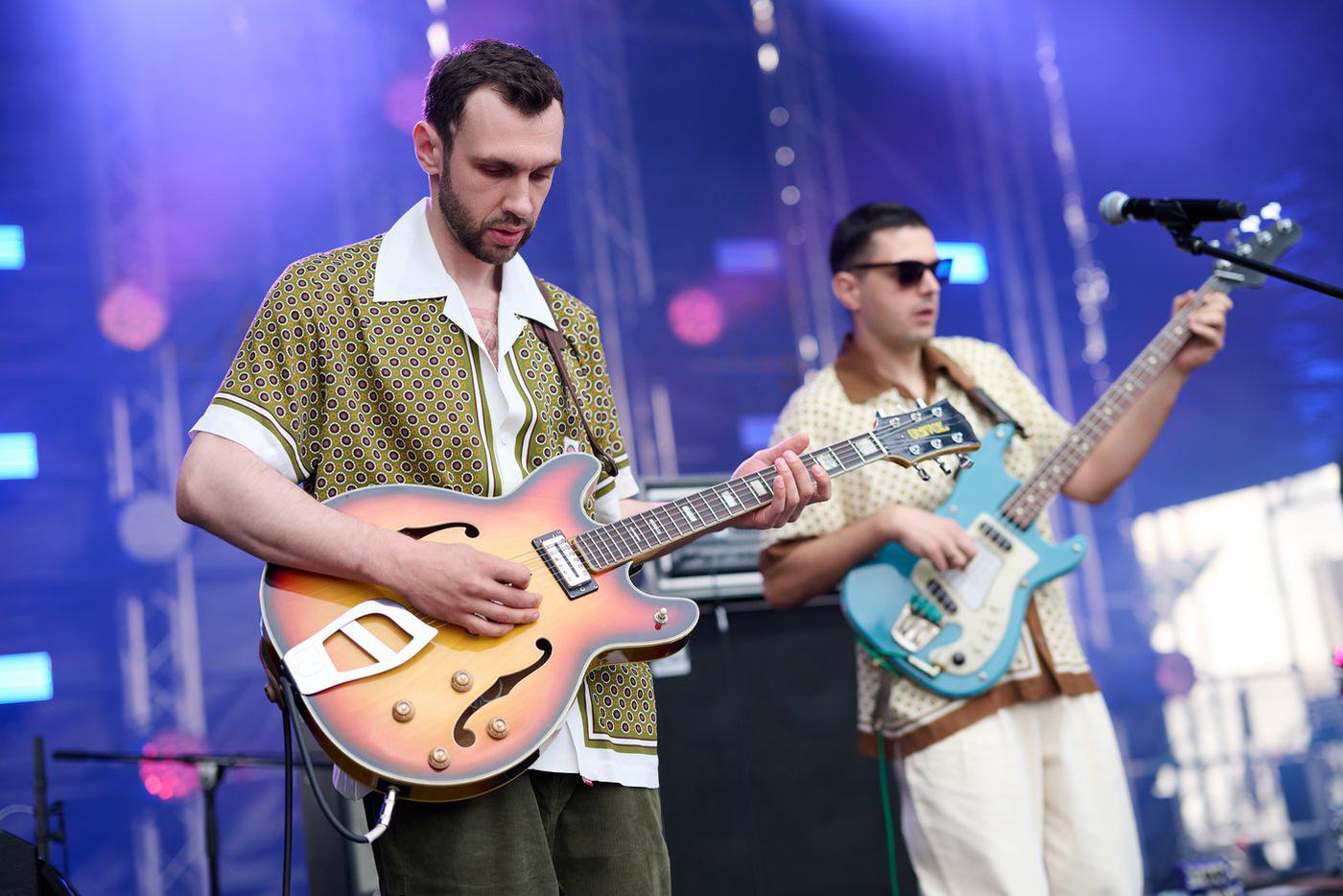 100.1% Live - The Soul Surfers