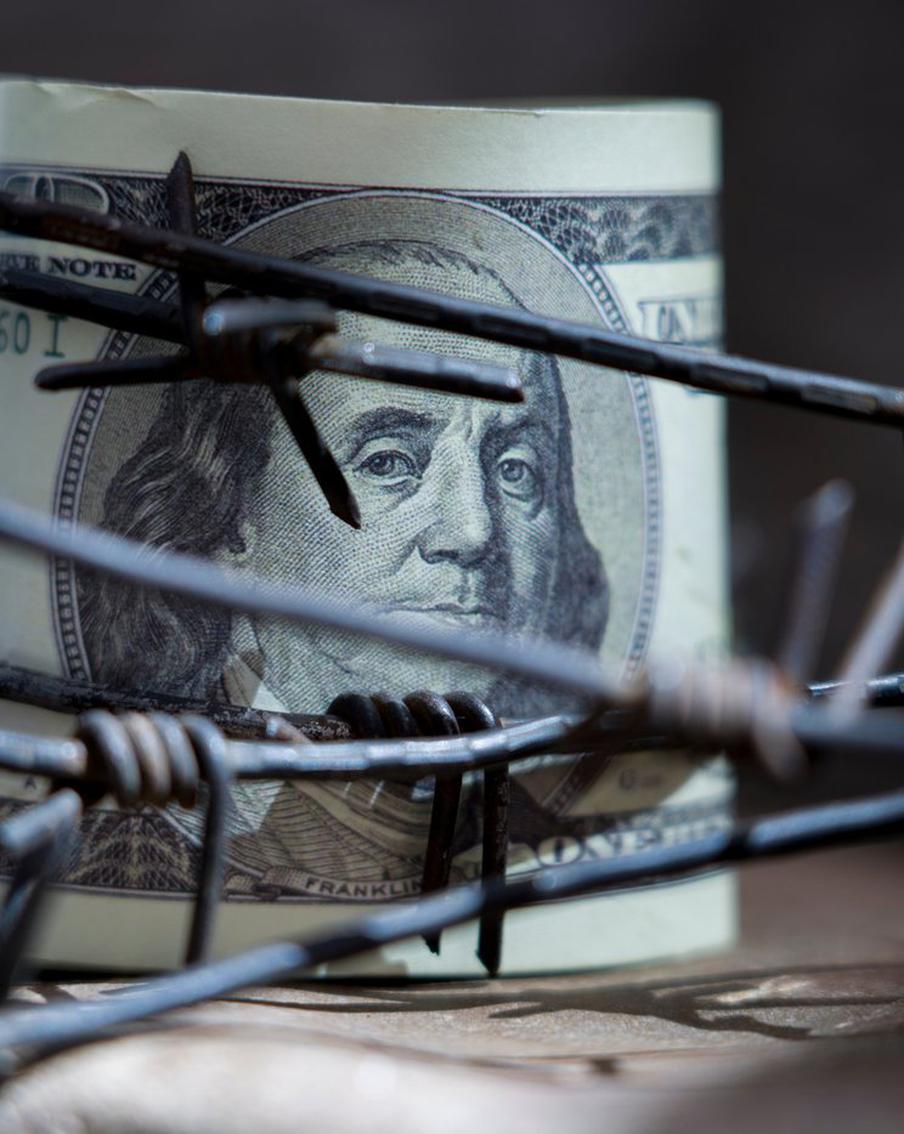 США на грани дефолта: что это значит для России и мира