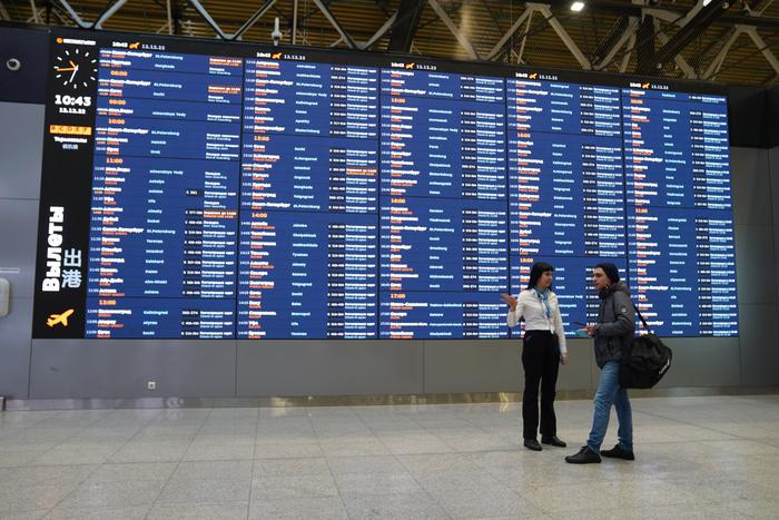 Пассажиров аэропортов Москвы предупредили о возможных корректировках в расписании авиагаваней столицы