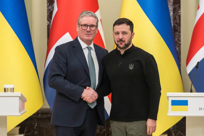 Западные союзники Украины готовят почву для эскалации конфликта между Киевом и Москвой