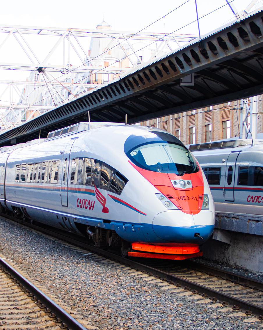 Авиационный коллапс в Москве и Санкт-Петербурге привёл к дефициту железнодорожных билетов между двумя городами