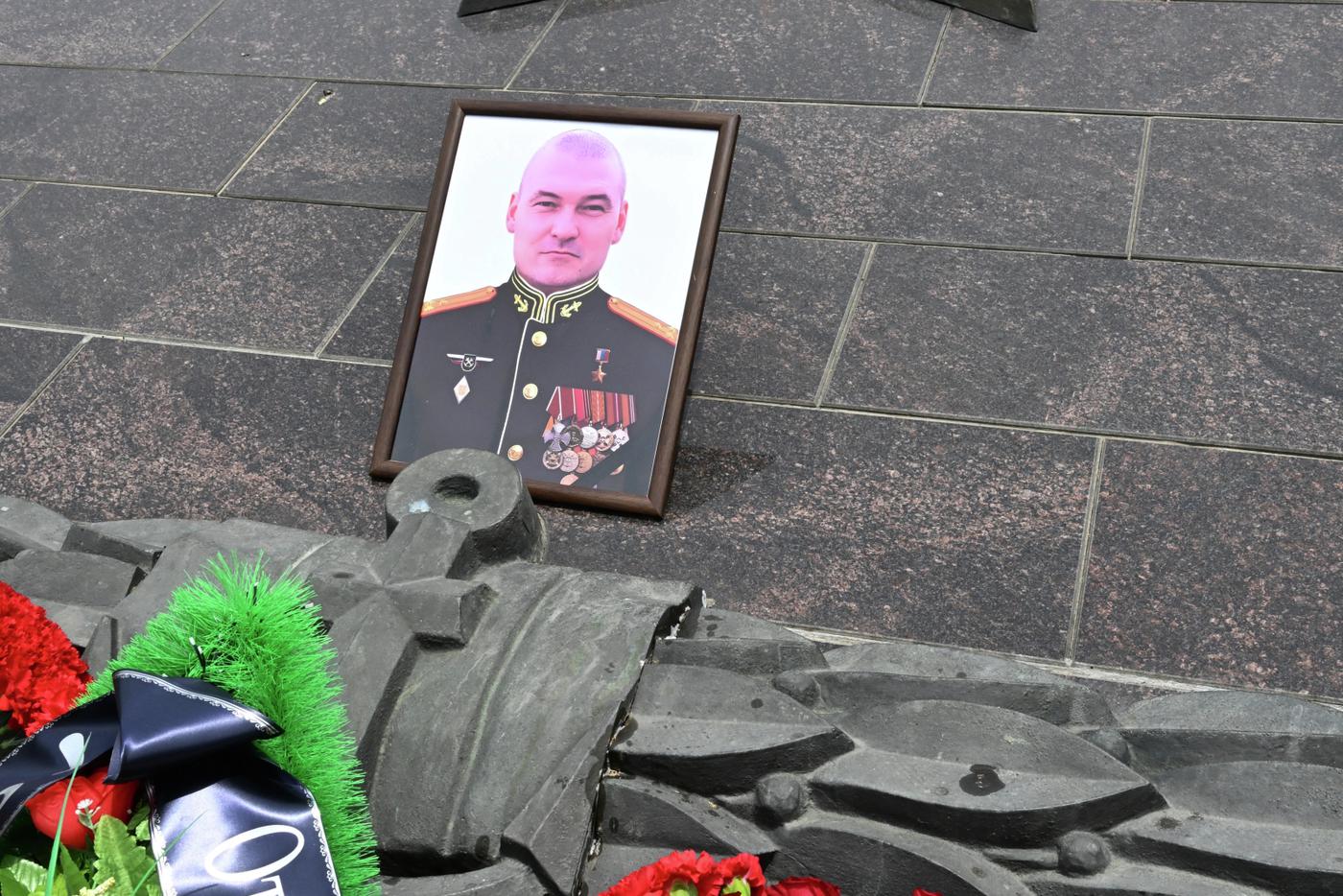 Скончавшийся в Курской области замглавкома ВМФ России Михаил Гудков был посмертно награждён медалью