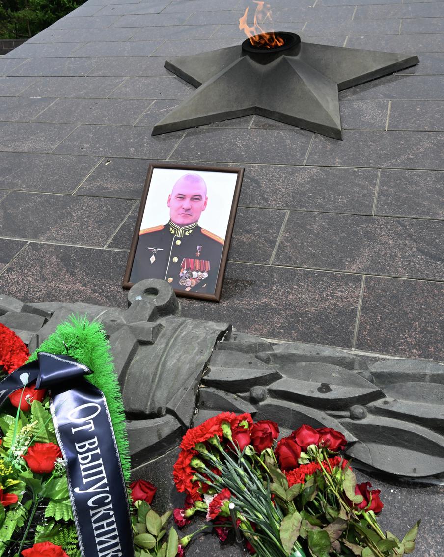Замглавнокомандующего ВМФ России Михаил Гудков был посмертно награждён "Золотой Звездой"