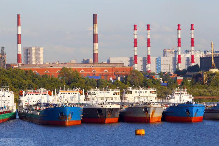 Российский Минтранс сообщил об утечке жидкого аммиака на одном из пришвартованных в Ленинградской области танкеров