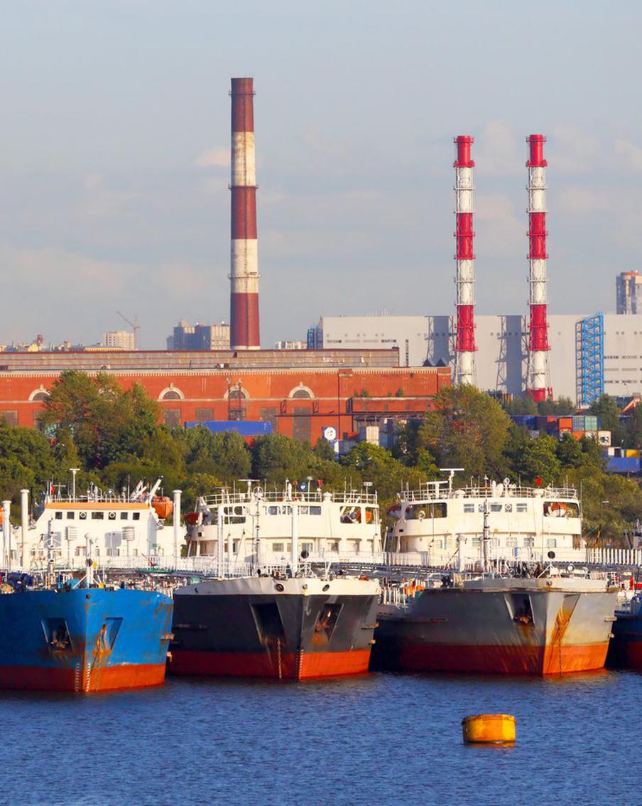 Российский Минтранс сообщил об утечке жидкого аммиака на одном из пришвартованных в Ленинградской области танкеров