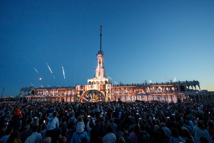 Фестиваль "Парк Света" на Северном речном вокзале посетили около 160 тысяч москвичей