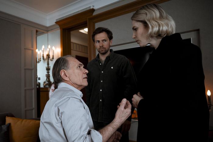 Градовы не намерены хоронить "Галактику" и берут курс на страны СНГ и Азию: Metro побывало на съёмках второго сезона сериала "Золотое дно"