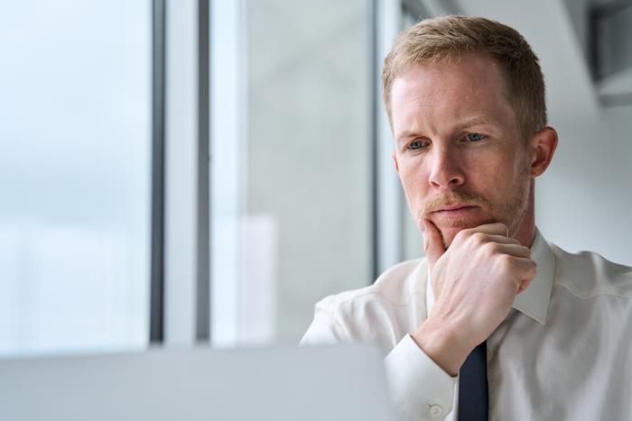 ИИ пришёл в бухгалтерию: кого он заменит, а кого продвинет