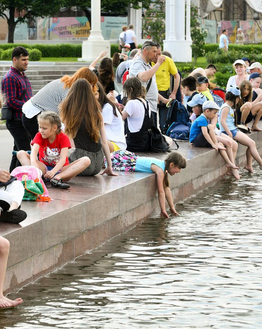 Москвичам напомнили, как вести себя в жаркую погоду