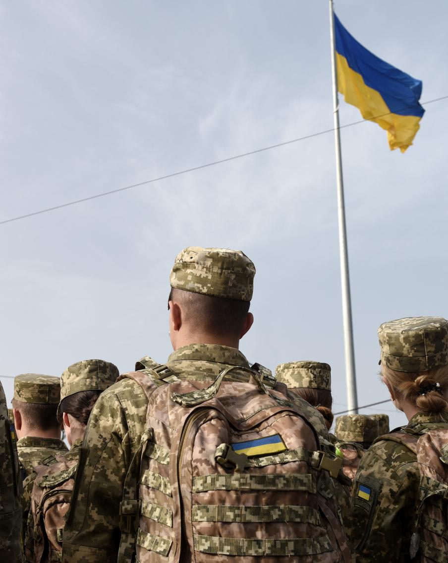 Под Харьковом женщина умерла, пытаясь задержать, а потом догнать машину с принудительно мобилизованным сыном