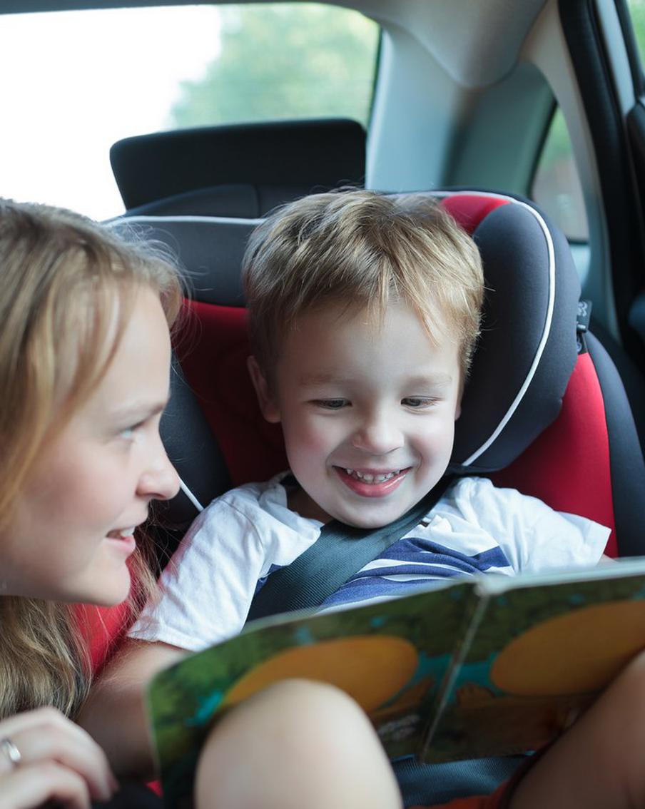 Что делать, если ребёнок в дороге буянит, кричит и требует внимания? Психолог советует завести "дорожный дневник"